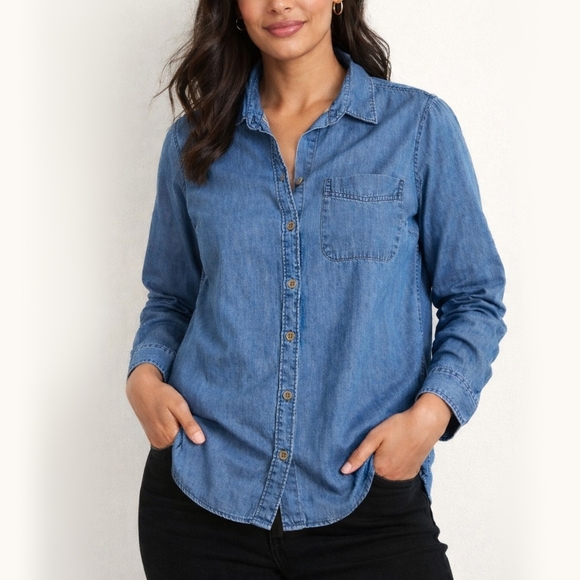 Old Navy Tops - Old Navy The Classic Shirt Button Up